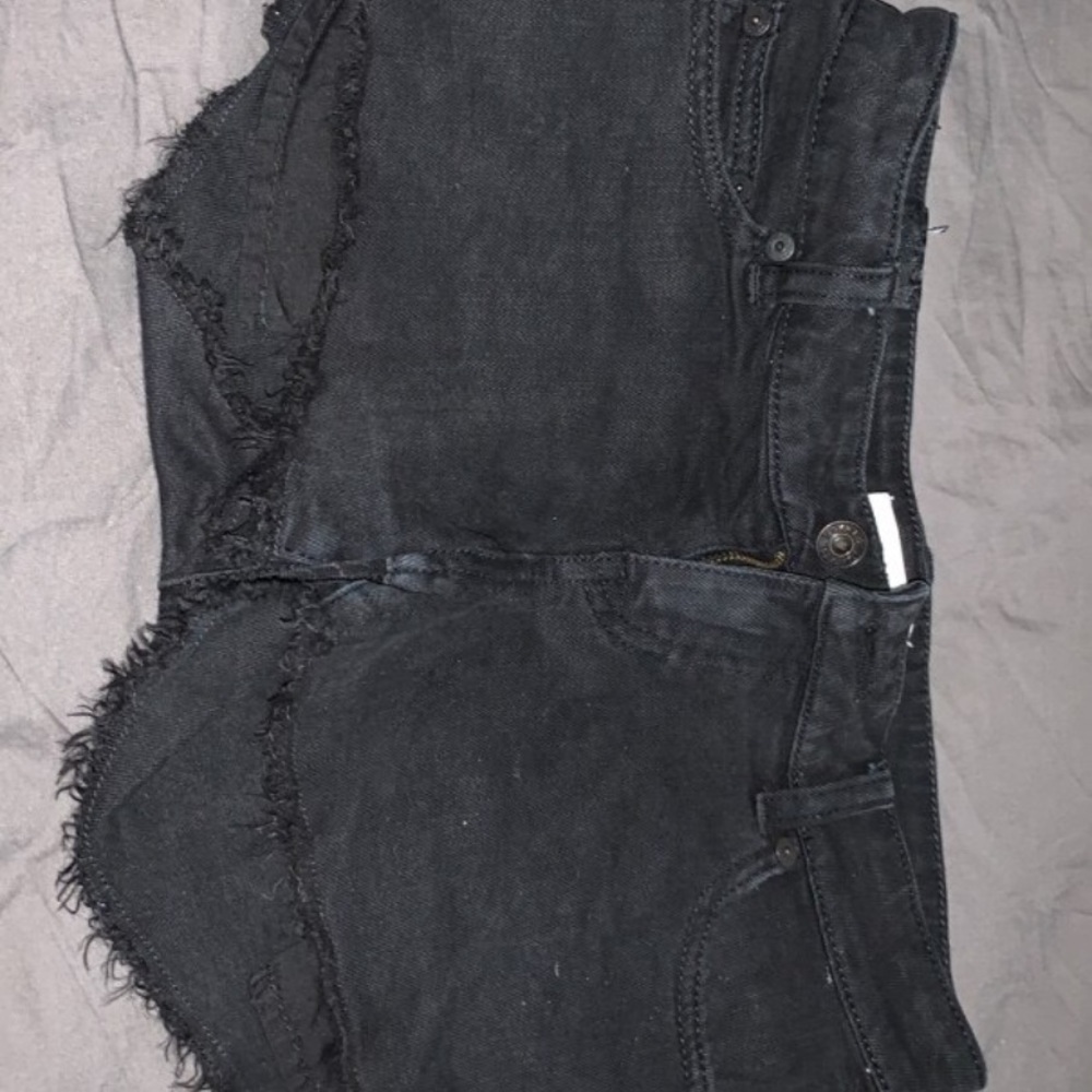 Black Aritizia Shorts